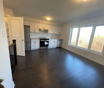 For Lease - 33 Wild Rose Gardens Unit# B, Toronto, Ontario - Photo 2