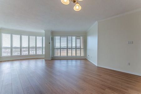 For Lease - 2511 LAKESHORE Road Unit# 716, Oakville, Ontario - Photo 3