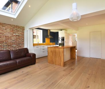 Three Bedroom House To Let In Summertown - Photo 3