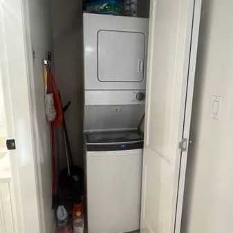 LUXURY 1 BR\1Bath + Walk In Closet (Yaletown) - Photo 3