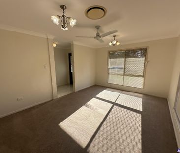 Lovely Established Home - Photo 5