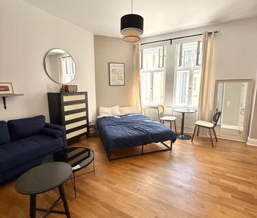 Möbilierte, helle Altbauwohnung im Prenzlauer Berg - Danzigerstr - Photo 1