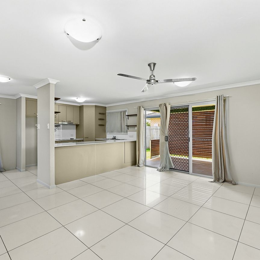 Family Living Made Easy! - Photo 1