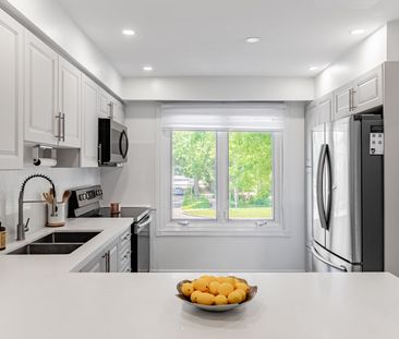 For Lease - 2445 Homelands Drive Unit# 4, Mississauga, Ontario - Photo 2