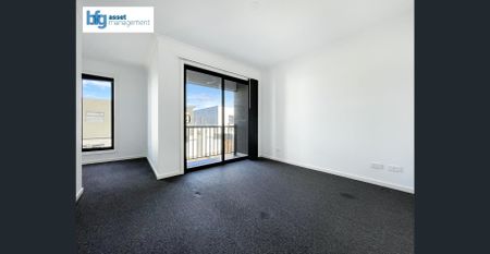 Modern 3-Bedroom Townhouse with Functional Layout and Convenient Location - Photo 3