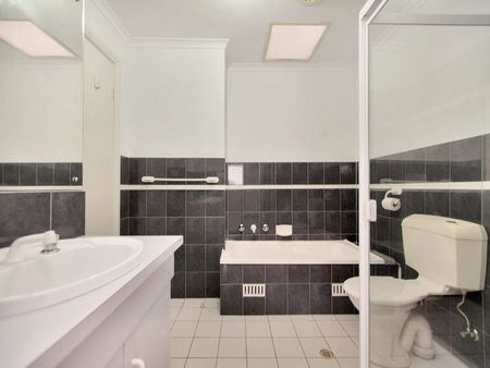 3 bedroom tidy townhouse - Photo 4