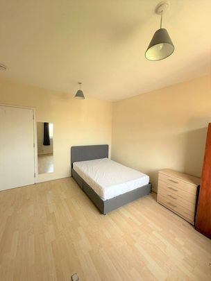 Room in a Shared Flat, Lawrence Close, E3 - Photo 1