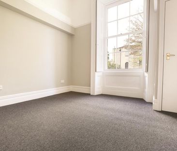 2 Bed Flat - Photo 4