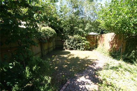 St Michaels Close, - Photo 3