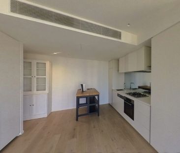 2 Bedroom + Albert Park view in Perfect Southbank Location! - Photo 2