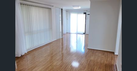 Free-Standing Spacious Three-Bedroom villa - Photo 2