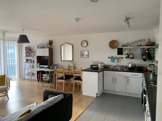 2 Bed Flat, London, SE26 - Photo 1