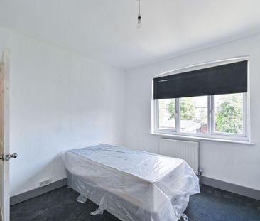 4 bedroom semi-detached house to rent - Photo 5