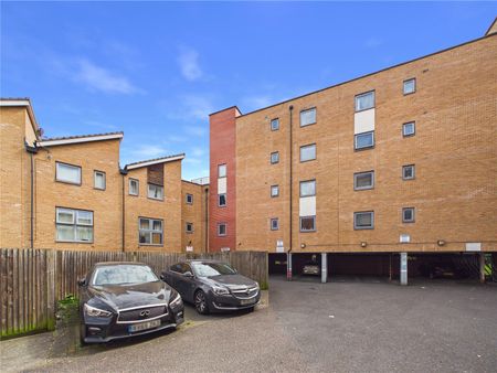 Hawkins Road, Colchester, Essex, CO2 8XY - Photo 5
