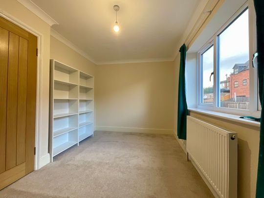 4 bedroom Town House to let - Photo 1