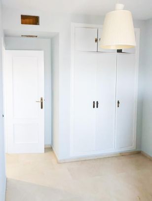 Piso de alquiler en Camino de Antequera - Photo 1