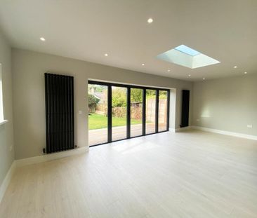 3 bedroom semi-detached bungalow to rent - Photo 3