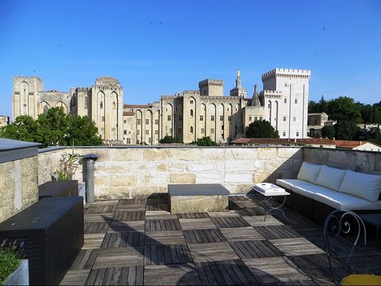 AVIGNON INTRA MUROS: Terrasse avec vue unique sur le Palais des Papes et Avignon. - Photo 1