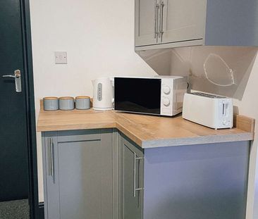 🌟 Perfectly Located on Mill Road, Cleethorpes 🌟 Room 4 - En-suite - Photo 6