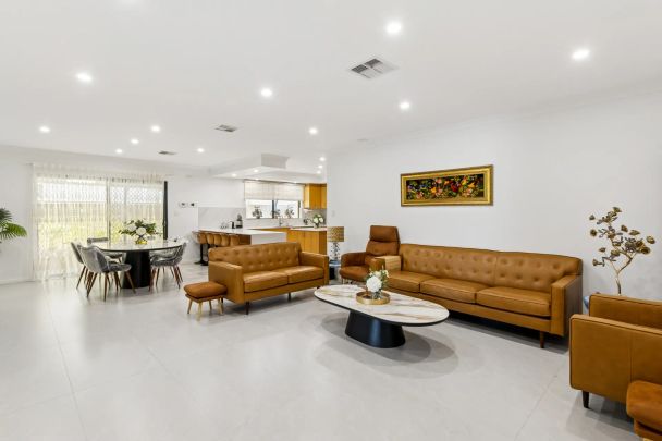 Parkside Family Living with Renovated Kitchen & Bathrooms - Photo 1