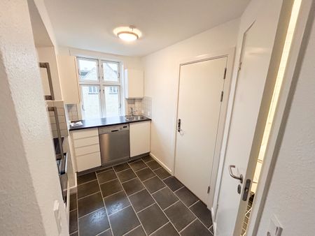 Dejlig 2-værelses lejlighed med altan til foråret - Photo 5