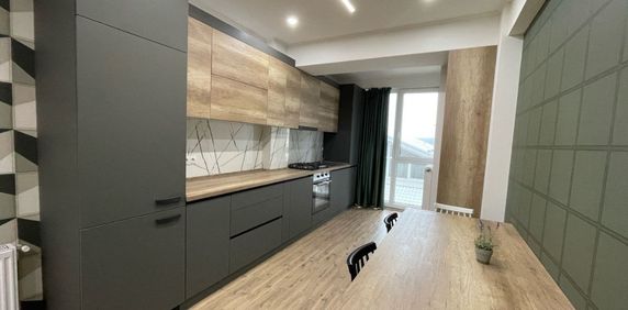 Inchiriez apartament cu 2 camere in zona Europa - Photo 2