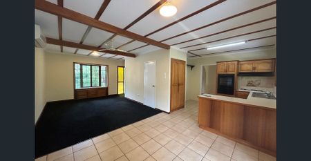 WHERE COMFORT MEETS EASY FAMILY LIVING - THIS BEAUTIFUL HOME IS AVAILABLE NOW! - Photo 3