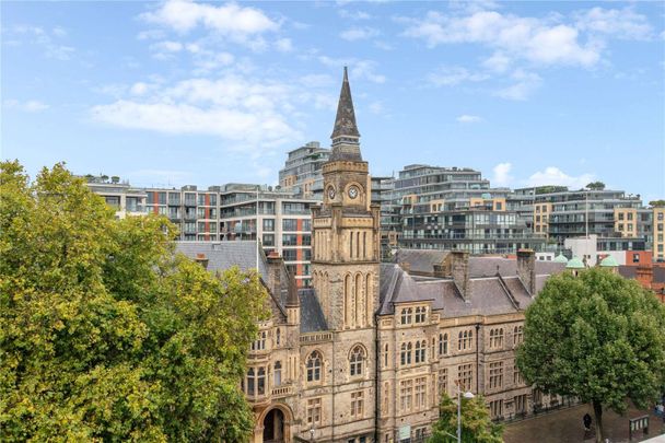 Stylish and carefully considered throughout, this eye-catching 3 bedroom property features two en-suite bathrooms and a large private roof terrace. - Photo 1