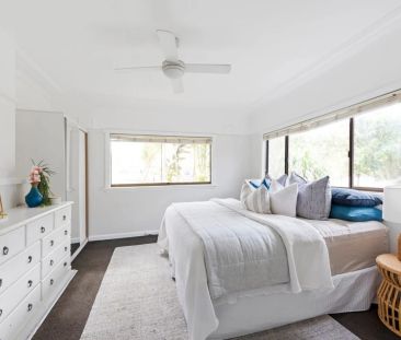 12 Spring Road, North Curl Curl. - Photo 2