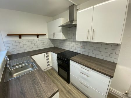 2 Bed Terraced House, Wilford Crescent East, NG2 - Photo 3