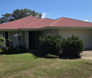 SPACIOUS, LOW-SET & READY TO ENJOY � MOORE PARK BEACH GEM - Photo 6