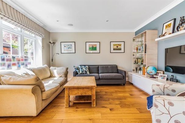 4 bedroom detached house to rent - Photo 1