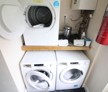 Hanworth Road, Hounslow - Photo 3