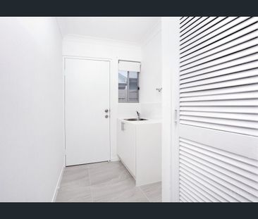 LOVELY FAMILY HOME WITH A BIG BACKYARD! - Photo 5