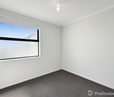 Move-In Ready Modern Townhome in Munno Para - Easy Living Starts Here! - Photo 4