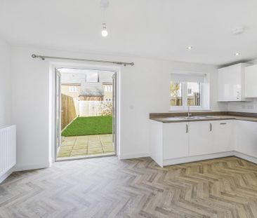 3 bedroom semi-detached house to rent - Photo 3