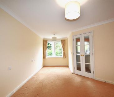 1 bedroom retirement property to rent - Photo 2