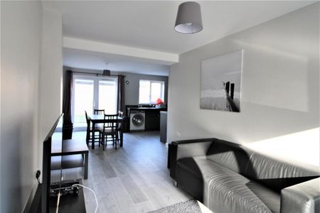 6 bedroom private hall to rent - Photo 2