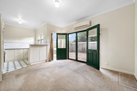 1/298 Cross Road, - Photo 2