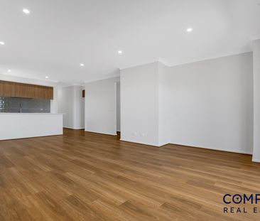 9 Molette Road, Sunbury VIC 3429 - House For Rent | Domain - Photo 2