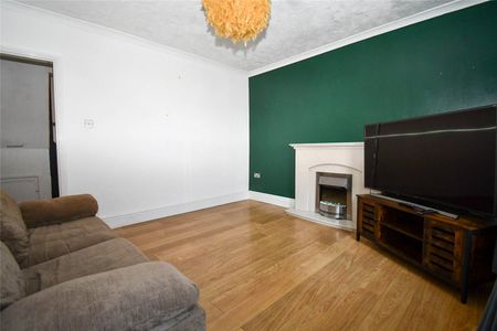 Old Chester Road, CH42 2DU, Birkenhead - Photo 2