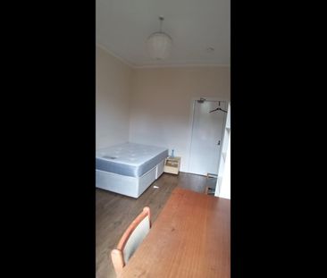 2 Bed Flat, Caird Drive, G11 - Photo 5