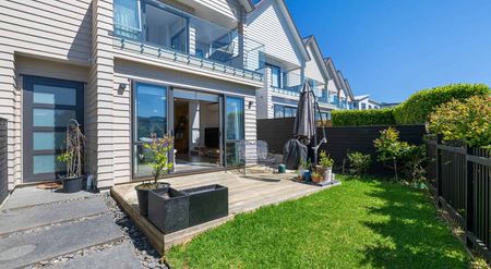 Exceptional 4-Bedroom Family Home in Orewa! - Photo 3