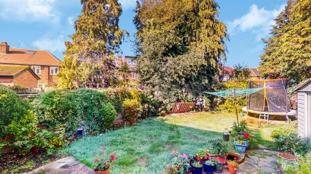 3 bedroom semi-detached house to rent - Photo 5