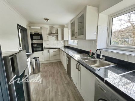 2 bedroom maisonette to rent - Photo 2