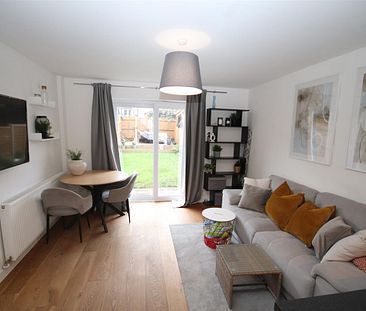 2 bedroom Terraced House to let - Photo 3