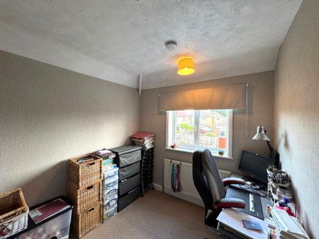 3 bedroom semi-detached house to rent - Photo 4