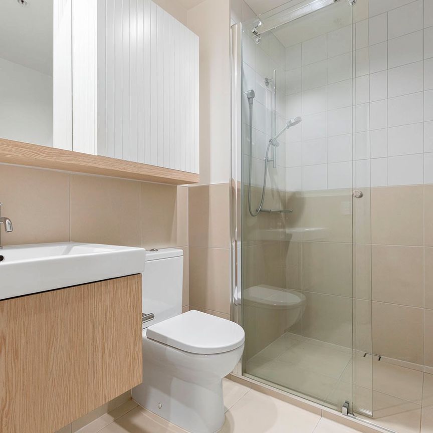 Trendy 2 Bedroom Apartment - Great Location & Exceptional Amenities! - Photo 1