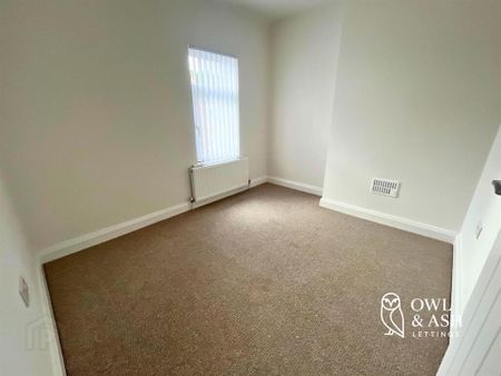 11 Warren Gardens, Lisburn, BT28 1EA - Photo 2