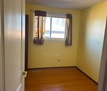 For Lease - 543 Glendene Crescent Unit# Main, Waterloo, Ontario - Photo 5